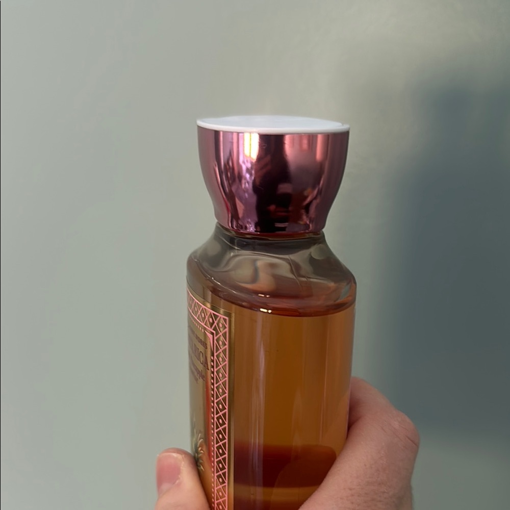 Bath & Body Works Costa Rica Pink Pineapple Sunrise Body Wash - Picture 2 of 2